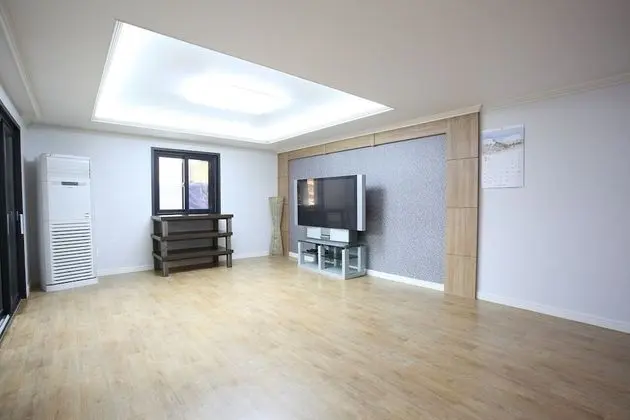 Daire (White 1st floor)