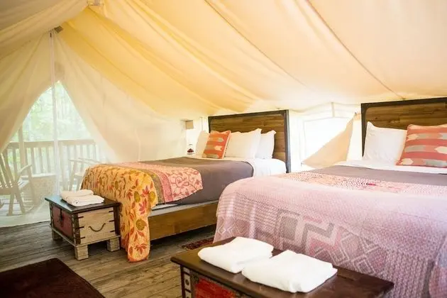 Oda, 2 Büyük (Queen) Boy Yatak