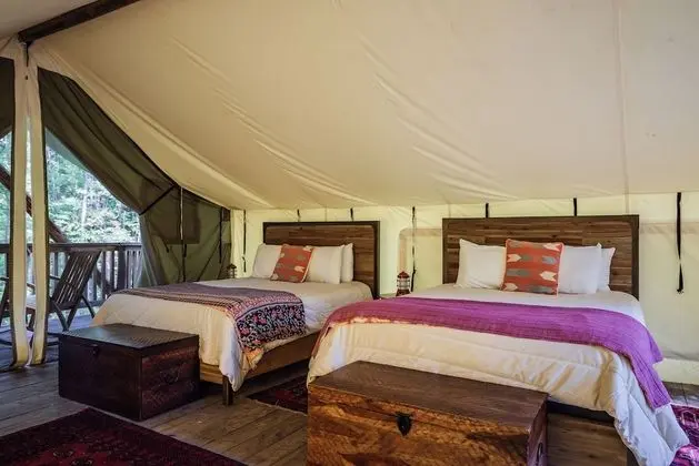 Oda, 2 Büyük (Queen) Boy Yatak