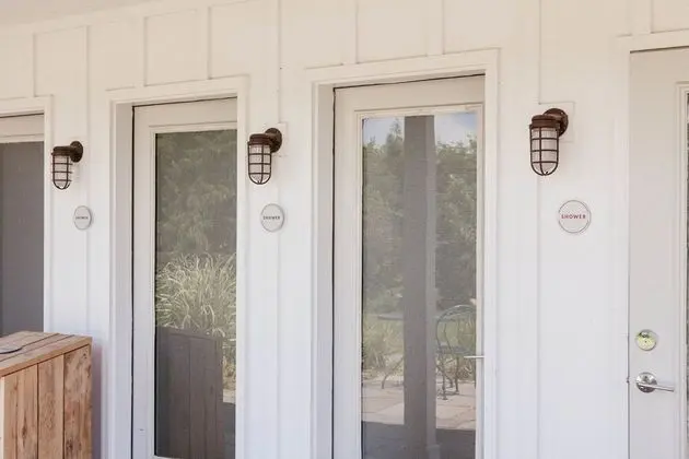 Oda, 2 Büyük (Queen) Boy Yatak