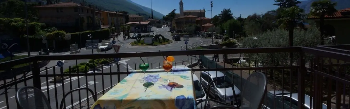 Üç Kişilik Oda, Balkon, Şehir Manzaralı