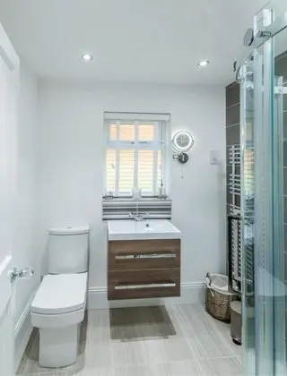 Kır Evi, Birden Çok Yatak, Sigara İçilmez