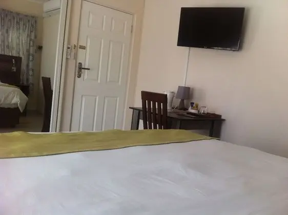 Tek Büyük Yataklı Oda, Ortak Banyo