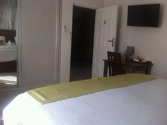 Tek Büyük Yataklı Oda, Ortak Banyo