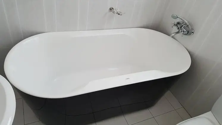 Tek Büyük Yataklı Oda, Ortak Banyo