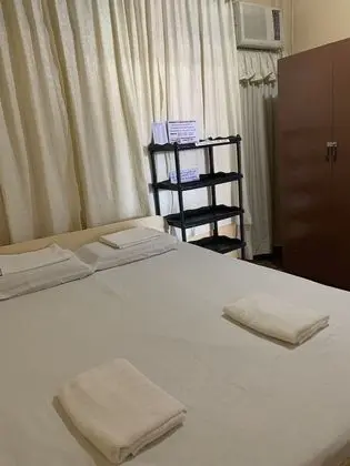Tek Büyük Yataklı Oda (with Shared Toilet)
