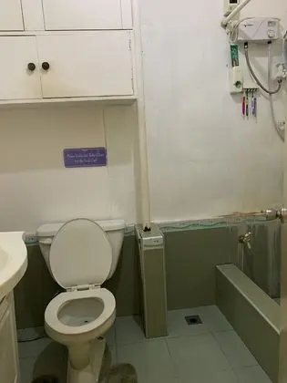 Tek Büyük Yataklı Oda (with Shared Toilet)