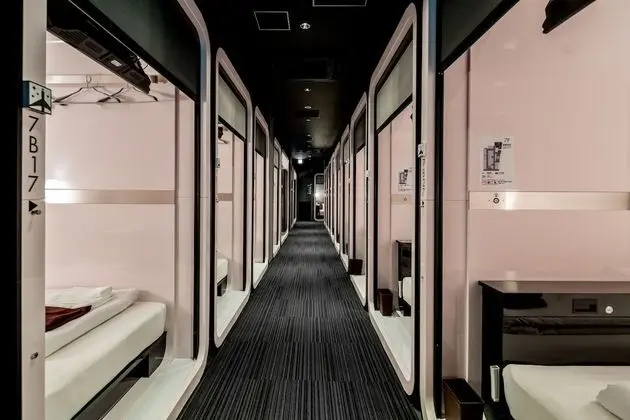 Standard Kulübe, Sadece erkekler için (Business Class)