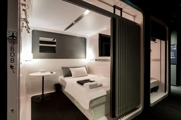Superior Kulübe, Sadece erkekler için (First Class)