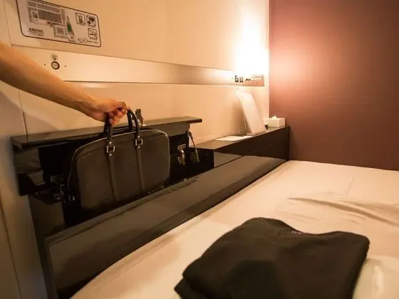 Kulübe, Sadece kadınlar için, Sigara İçilmez (Business Class)