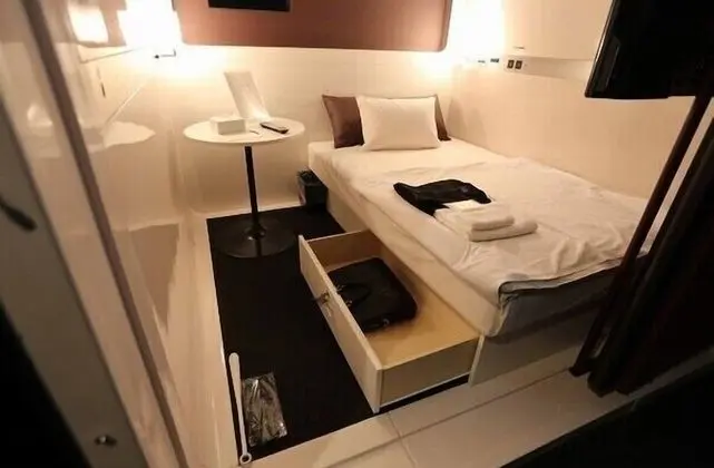 Superior Kulübe, Sadece erkekler için (1 Single Bed)