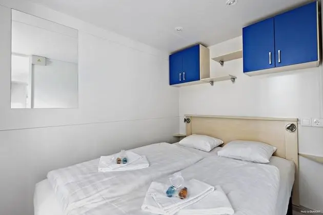 Karavan, 2 Yatak Odası (Excluding Towels, Sheets, Cleaning)
