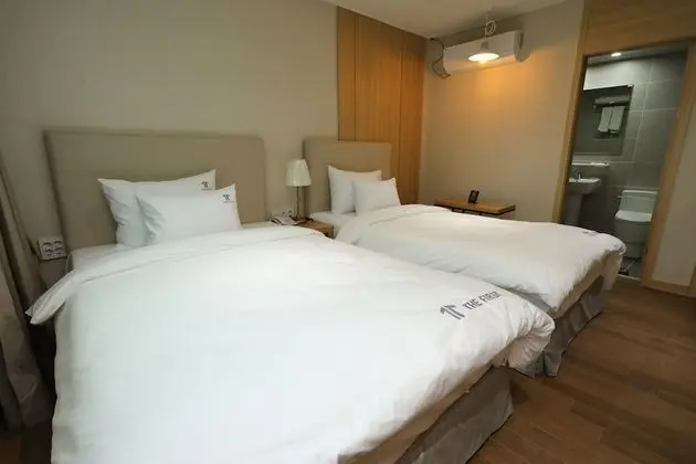 Deluxe Twin