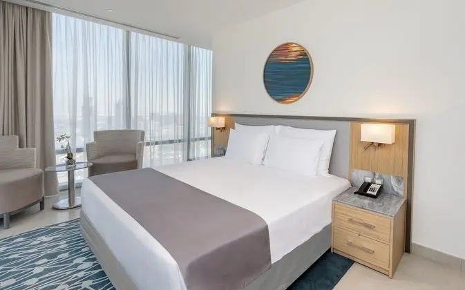 TFC Horizon Suite with Nest Lounge access(including full Breakfast, Daily Happy Hours 6:00-8:00 PM)