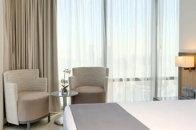 TFC Horizon Suite with Nest Lounge access(including full Breakfast, Daily Happy Hours 6:00-8:00 PM)