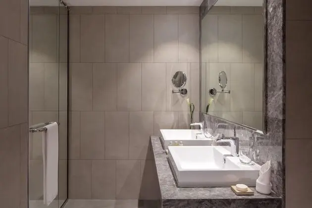 TFC Horizon Suite with Nest Lounge access(including full Breakfast, Daily Happy Hours 6:00-8:00 PM)