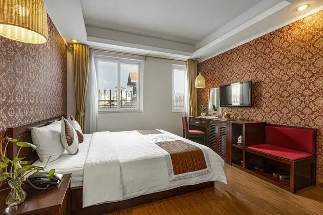 Deluxe Üç Kişilik Oda, Sigara İçilmez, Şehir Manzaralı (City Window)