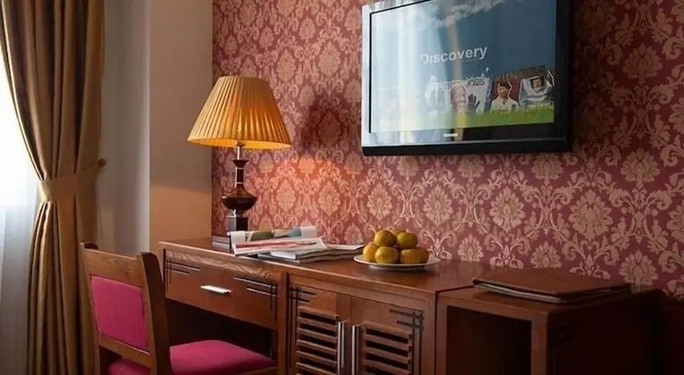 Deluxe Üç Kişilik Oda, Sigara İçilmez, Şehir Manzaralı (City Window)
