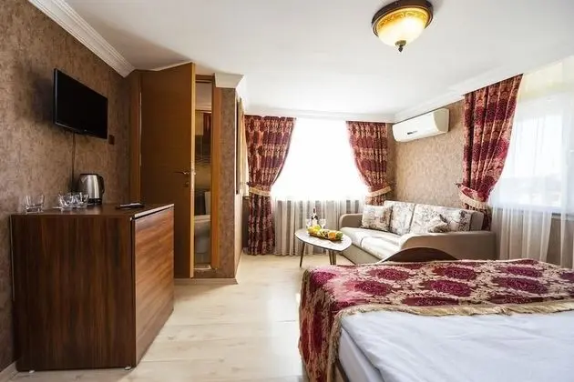 Deluxe Suite