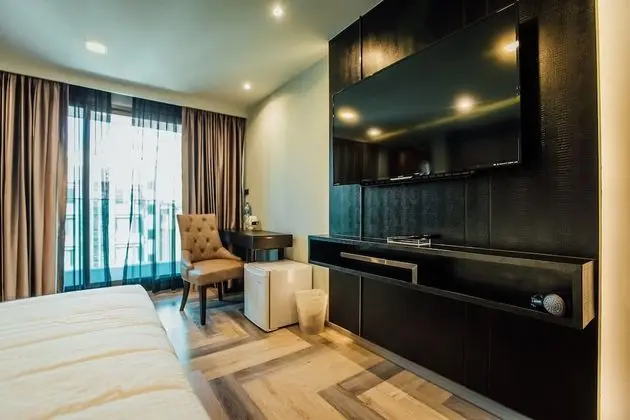 Deluxe  King Room No Balcony