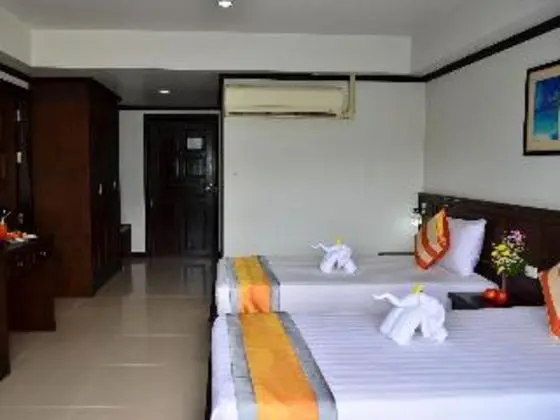 FAMILY ROOM