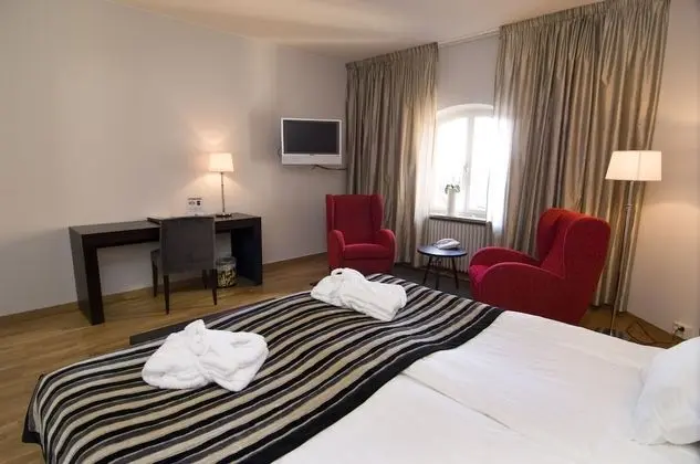 Deluxe Oda, Sigara İçilmez