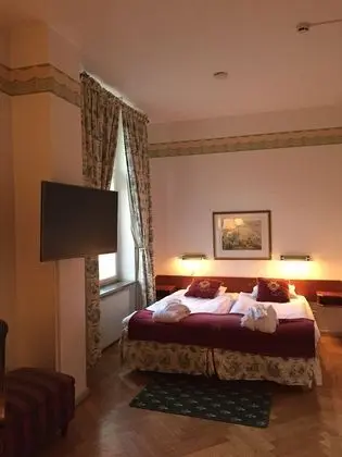 Deluxe Oda, Sigara İçilmez