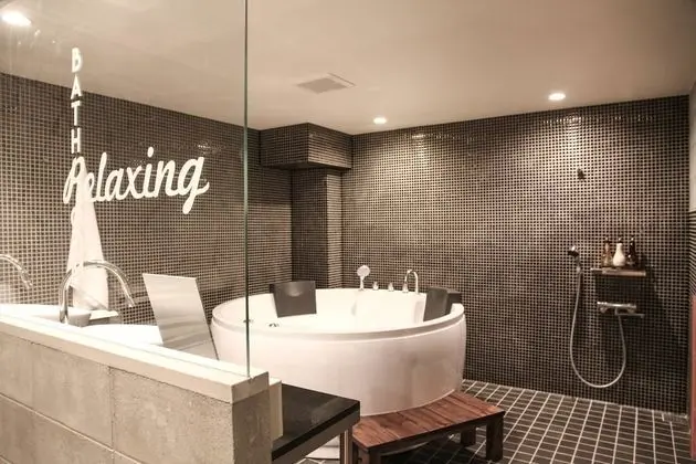Deluxe Süit (with Jacuzzi Bath and Balcony R001)