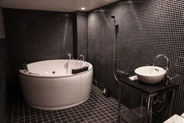 Deluxe Süit (with Jacuzzi Bath R002)