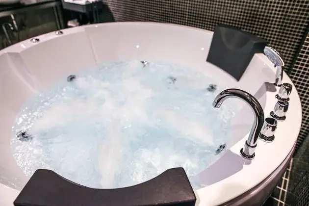 Deluxe Süit (with Jacuzzi Bath R002)