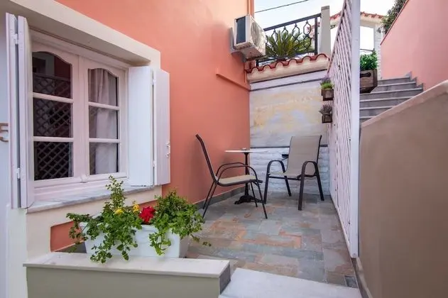 Stüdyo, Kısmi Deniz Manzaralı