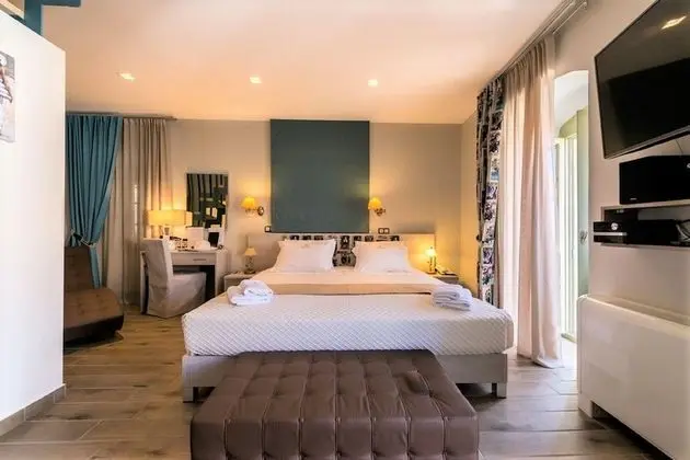 Danai Suite