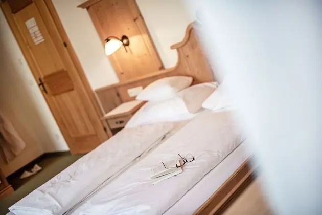 Gallery Tek Büyük Yataklı Oda