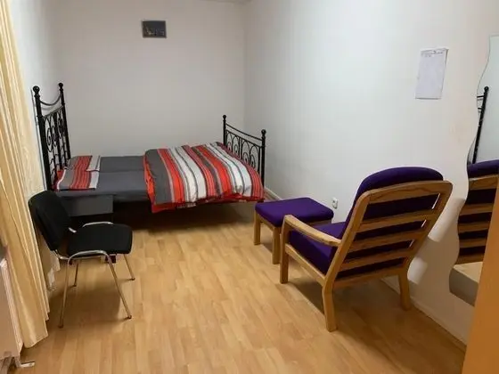 Tek Büyük veya İki Ayrı Yataklı Oda, Ortak Banyo