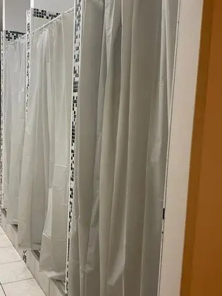 Tek Büyük veya İki Ayrı Yataklı Oda, Ortak Banyo