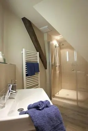 Büyük Yataklı Tek Kişilik Oda