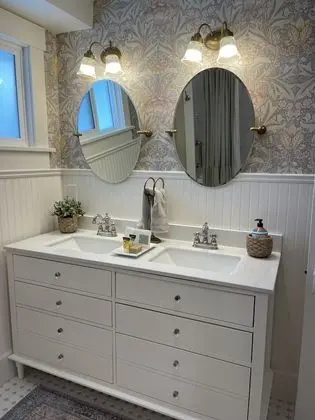 Standard Tek Büyük Yataklı Oda, Özel Banyo, Avlu Manzaralı (Sarah Suite)