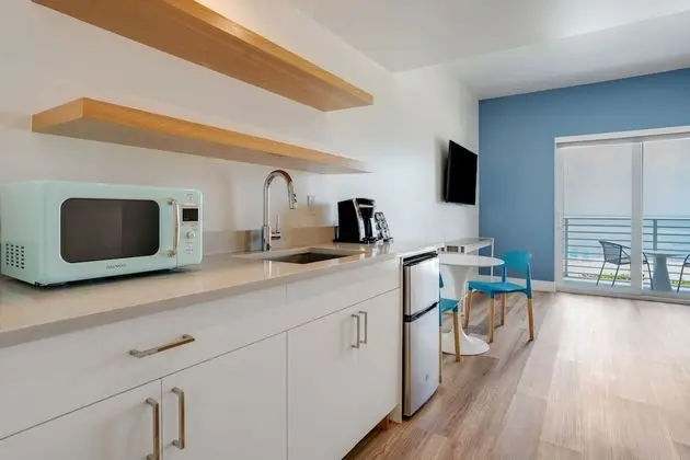 Oceanfront King Suite