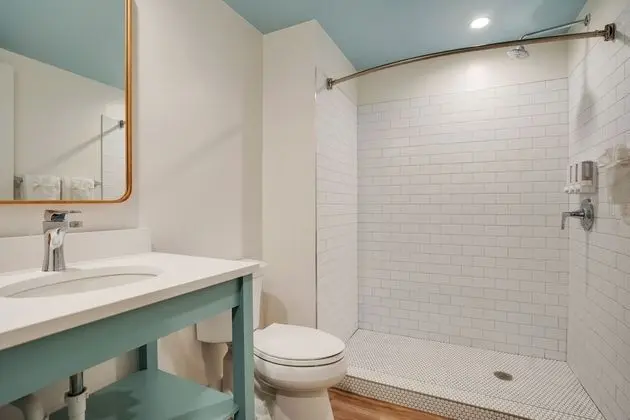 Oceanfront King Suite