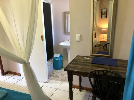R43 en suite twin beds