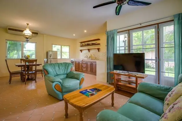 2-Bedroom Cottage (1 Bathroom)