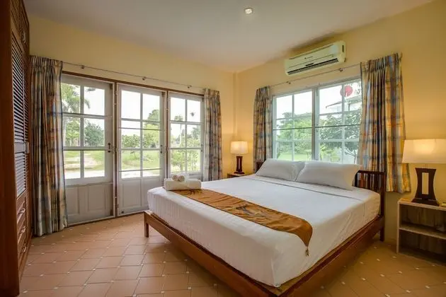 2-Bedroom Cottage (1 Bathroom)