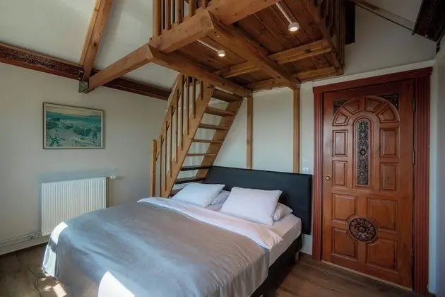 Family Room with Private Hot Tub and Sauna