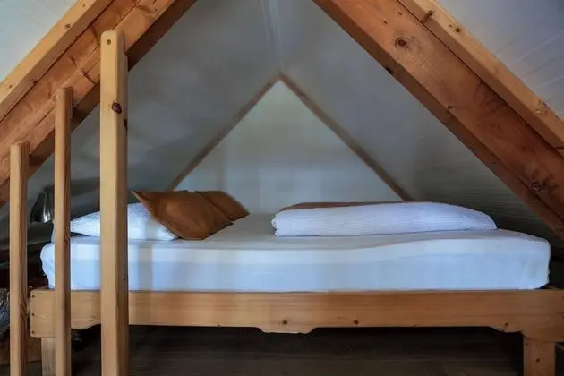 Family Room with Private Hot Tub and Sauna