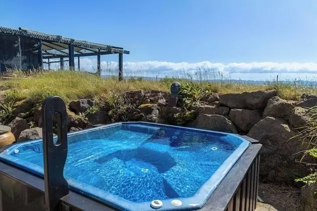 Family Room with Private Hot Tub and Sauna