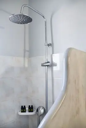 Standard Tek Büyük veya İki Ayrı Yataklı Oda, Kısmi Deniz Manzaralı