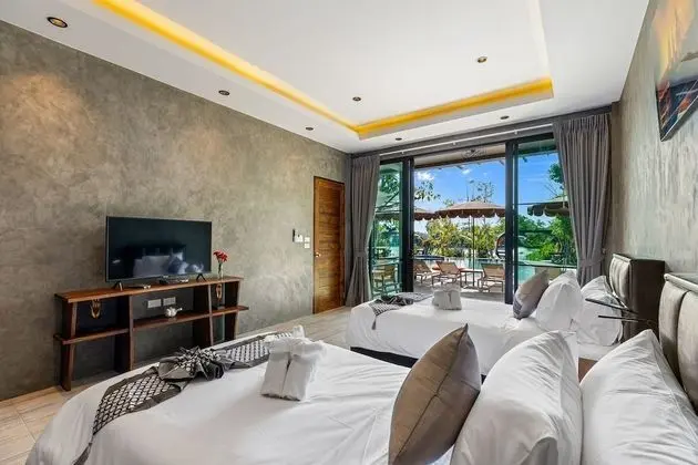 Luxury Tek Büyük veya İki Ayrı Yataklı Oda, 1 Yatak Odası, Havuz Manzaralı, Havuz Kenarı