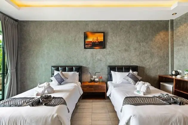 Luxury Tek Büyük veya İki Ayrı Yataklı Oda, 1 Yatak Odası, Havuz Manzaralı, Havuz Kenarı