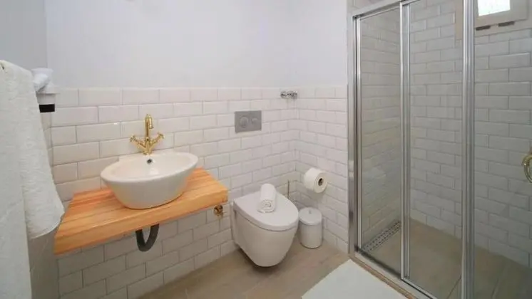 Comfort Oda, 1 Büyük (Queen) Boy Yatak, Deniz Manzaralı, Denize Sıfır