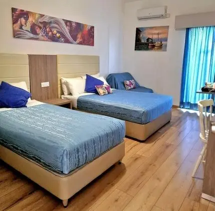 Comfort Dört Kişilik Oda, Balkon, Havuz Manzaralı
